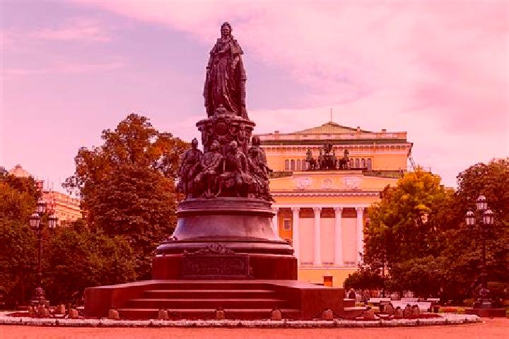 Ellie, 34 — Escort in Staroshcherbinovskaya, Russia