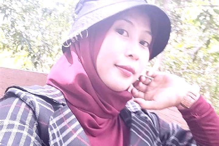 Ellie, 34 — Escort in Sumbermanjing Kulon, Indonesia