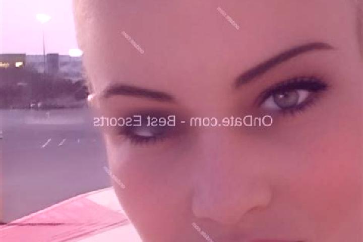 Ellie, 34 — Escort in Urdinita, Romania
