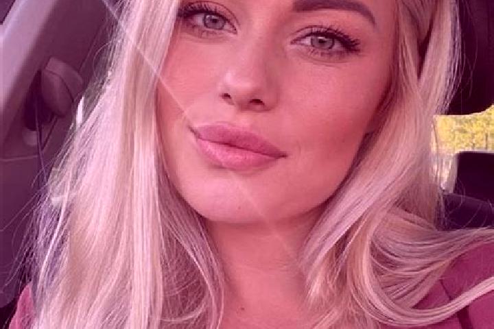 Ellie, 35, a blonde hazel-eyed caribbean companion based in Bissaguhe. Offering Girlfriend Experience, Striptease. Available for incall and outcall, day and ...