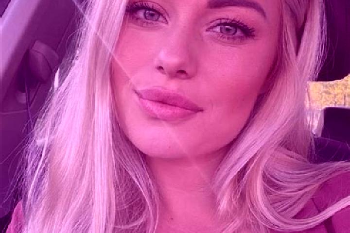 Ellie, 35, a blonde hazel-eyed ebony companion based in Orechova Poton. Offering Fetish, CIM, Overnight, Roleplay. Available for incall and outcall, day and ...