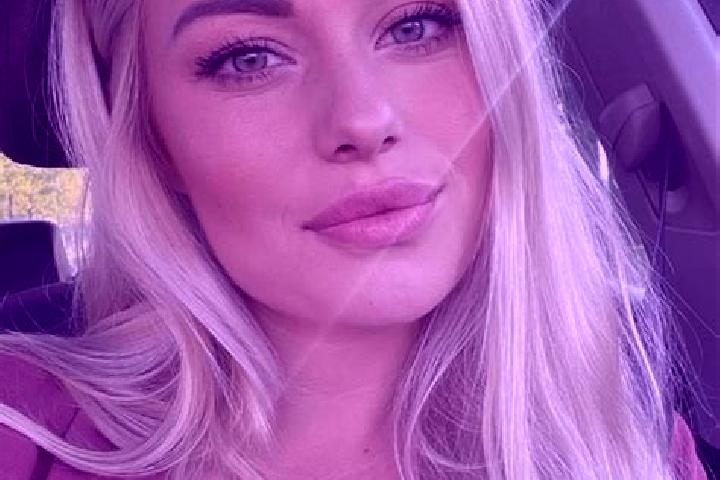 Ellie, 35, a blonde hazel-eyed mediterranean companion based in Lichuan Zhen. Offering Tantra, Striptease. Available for incall and outcall, overnight bookin...