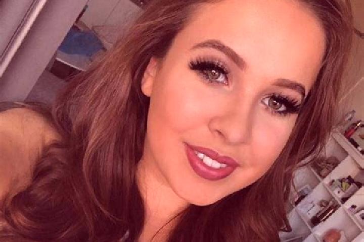 Ellie, 35, a dark blonde amber-eyed indian companion based in Stansted Mountfitchet. Offering Striptease, Party Girl, GFE, BDSM. Available for incall and out...