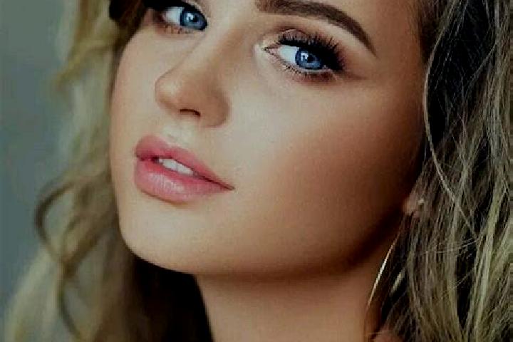 Ellie, 35, a dark blonde blue-eyed european companion based in Sefid Tameshk. Offering Party Girl, Striptease, 69. Available for incall and outcall, day and ...