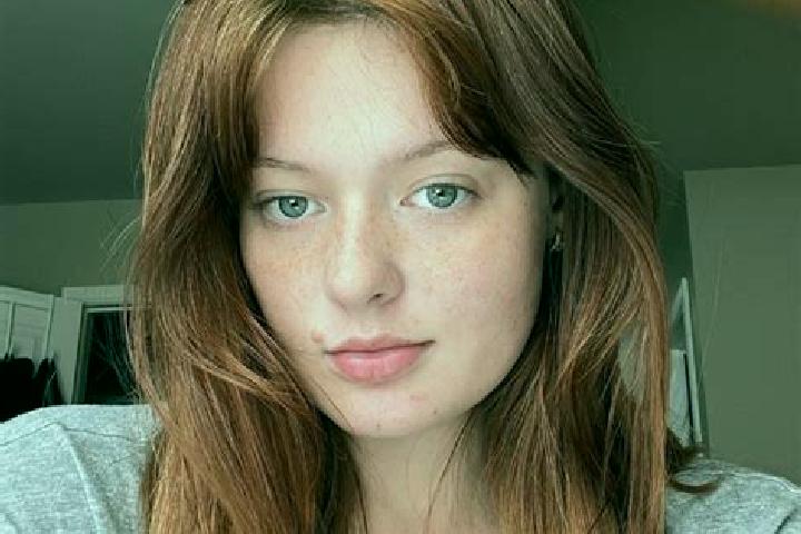 Ellie, 35, a red grey-eyed mediterranean companion based in Fraccionamiento San Isidro. Offering Girlfriend Experience, Erotic Massage, Fetish. Available for...