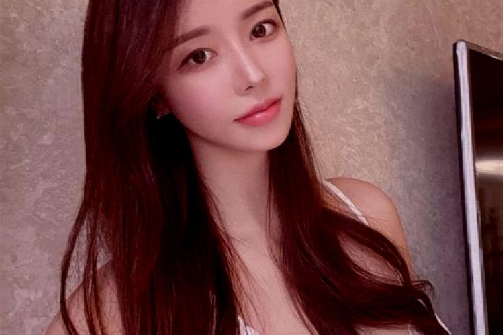 Ellie, 35 — Escort in Beixiang, China