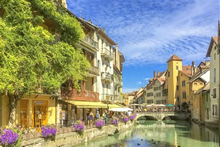Ellie, 35 — Escort in Chamigny, France
