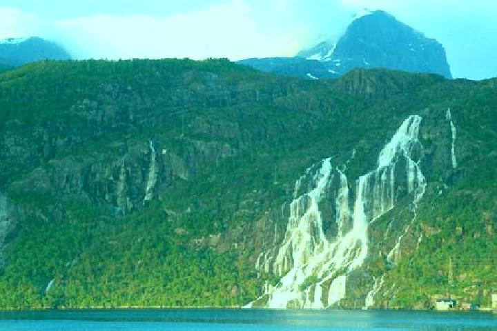 Ellie, 35 — Escort in Olderdalen, Norway