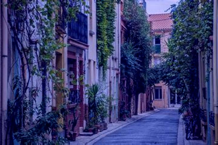 Ellie, 35 — Escort in Sant Jaume dels Domenys, Spain