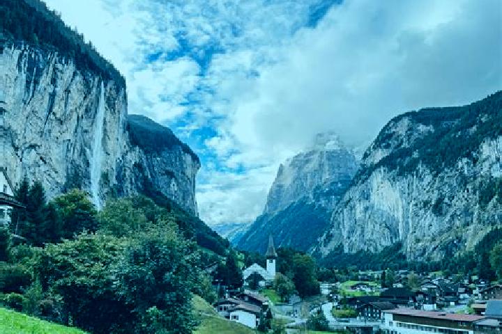 Ellie, 35 — Escort in Seen (Kreis 3) / Ganzenbuehl, Switzerland
