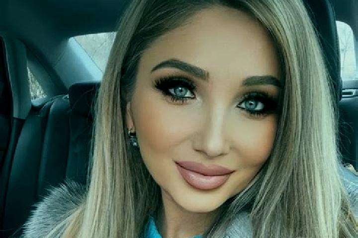 Ellie, 35 — Escort in Valy, Russia