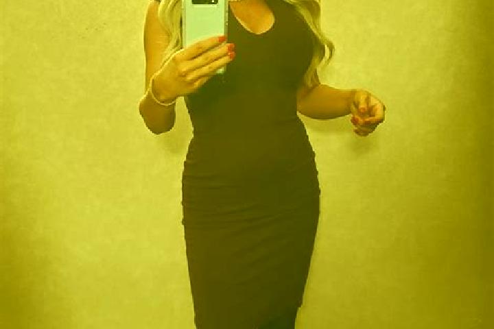 Ellie, 36, a blonde grey-eyed mixed companion based in Garches. Offering BDSM, Striptease, Dinner Date. Available for incall and outcall, day and evening dates.