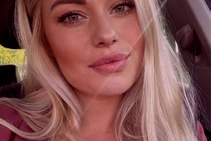 Ellie, 36, a blonde hazel-eyed indian companion based in Surab. Offering Girlfriend Experience, Striptease, BDSM, A-Level. Available for incall and outcall, ...