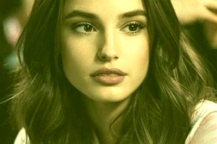 Ellie, 36, a brunette brown-eyed indian companion based in Jugureni. Offering CIM, Dinner Date, 69, Party Girl. Available for incall and outcall, day and eve...