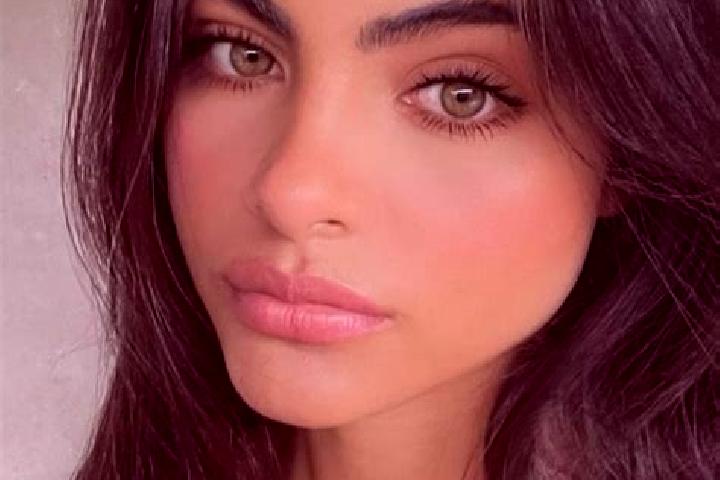 Ellie, 36, a brunette dark-eyed slavic companion based in Mery-sur-Cher. Offering Striptease, A-Level, Couples. Available for incall and outcall, overnight b...