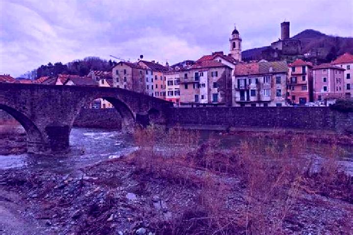 Ellie, 36 — Escort in Campo Ligure, Italy