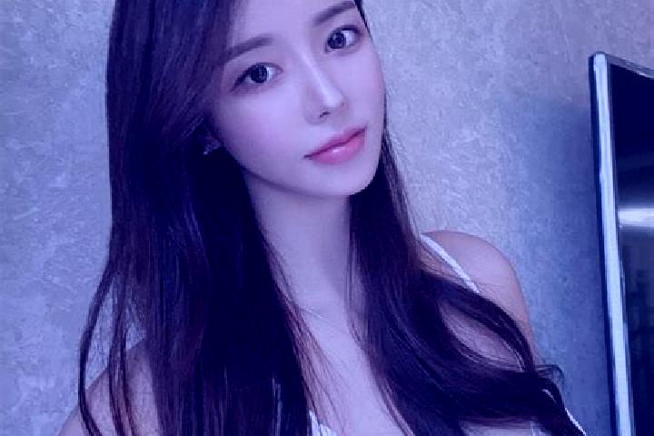 Ellie, 36 — Escort in Dougou, China