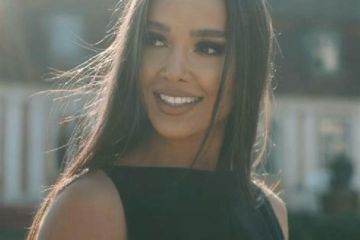 Ellie, 36 — Escort in Loman, Romania
