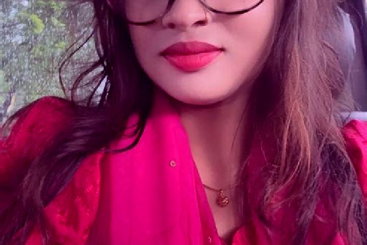 Ellie, 36 — Escort in Pakhi Khanauri, India