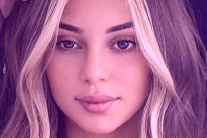 Ellie, 37, a blonde brown-eyed mixed companion based in Gregory Hills. Offering A-Level, Domination, 69. Available for incall and outcall, day and evening da...