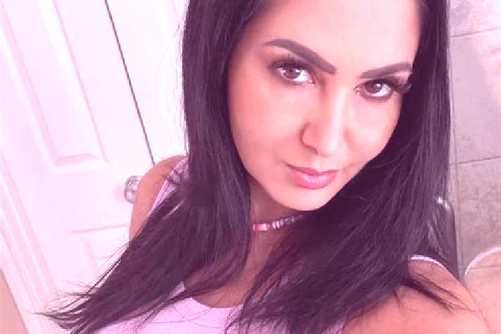 Ellie, 37, a dark blonde dark-eyed caribbean companion based in Ujezdecek. Offering Dinner Date, Massage, CIM, A-Level. Available for incall and outcall, ove...