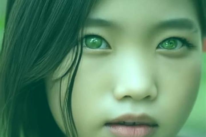 Ellie, 37, a red green-eyed asian companion based in Pribice. Offering Deep French Kissing, Travel Companion, Overnight, Girlfriend Experience. Available for...