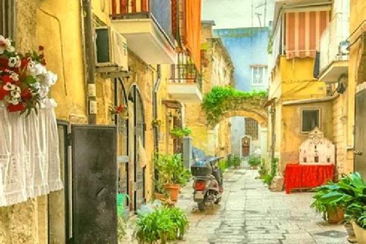 Ellie, 37 — Escort in Calimera, Italy