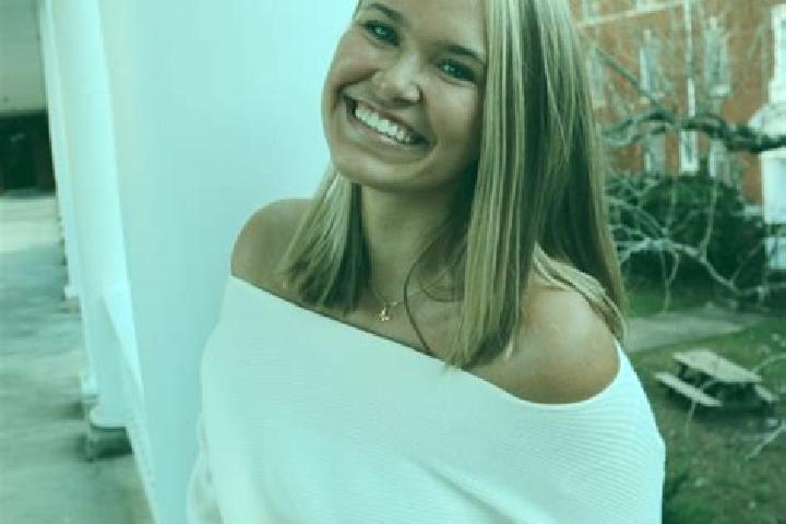 Ellie, 37 — Escort in Farmville, United States