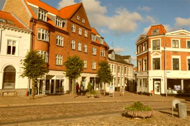 Ellie, 37 — Escort in Hjorring, Denmark