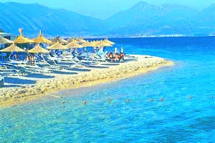 Ellie, 37 — Escort in Kavaje, Albania