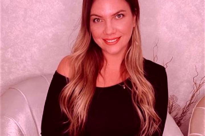 Ellie, 37 — Escort in Mezokovacshaza, Hungary