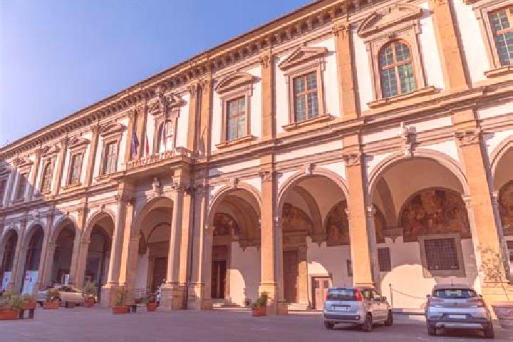 Ellie, 37 — Escort in Santa Maria Nuova, Italy