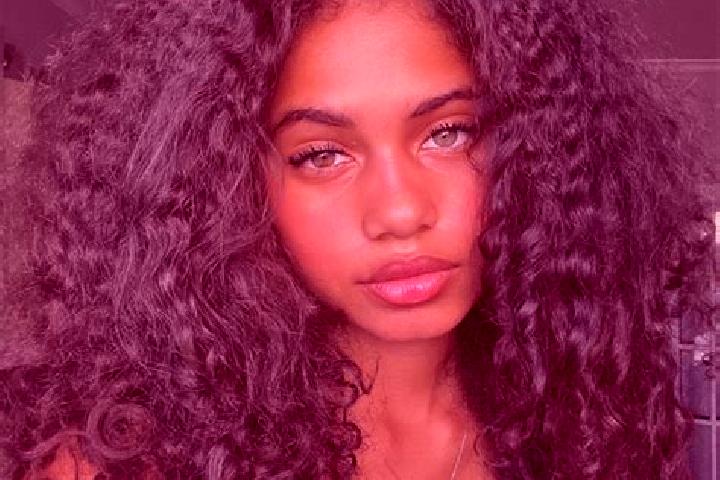 Ellie, 38, a auburn blue-eyed ebony companion based in Chelu. Offering Massage, Party Girl, Duos, Girlfriend Experience. Available for incall and outcall, ov...