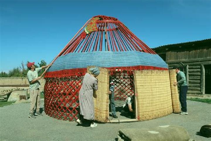 Ellie, 38, a blonde amber-eyed caucasian companion based in Zakan-Yurt. Offering Massage, OWO. Available for incall and outcall, day and evening dates.