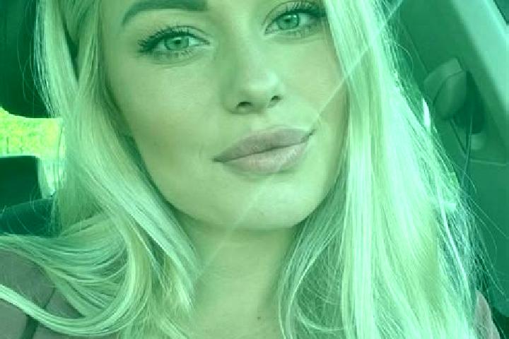 Ellie, 38, a blonde hazel-eyed ebony companion based in Wernigerode. Offering Fetish, Striptease, Roleplay, Dinner Date, OWO. Available for incall and outcal...