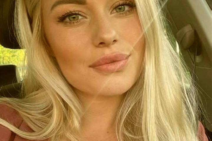 Ellie, 38, a blonde hazel-eyed mixed companion based in Toeysae. Offering Erotic Massage, Massage, 69, Travel Companion, Roleplay. Available for incall and o...