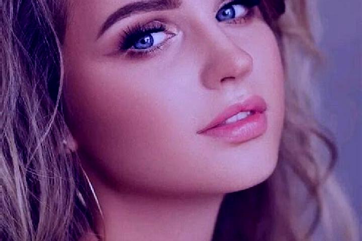 Ellie, 38, a dark blonde blue-eyed mediterranean companion based in Zrnovci. Offering Dinner Date, Tantra, CIM, Travel Companion. Available for incall and ou...