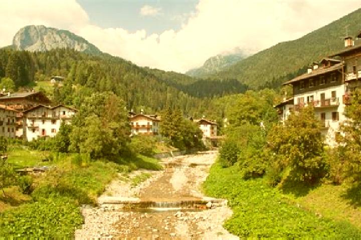 Ellie, 38 — Escort in Forni di Sopra, Italy