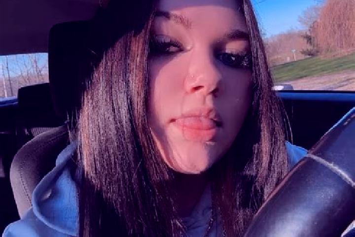Ellie, 38 — Escort in Heyworth, United States