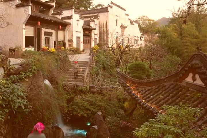 Ellie, 38 — Escort in Huangge, China