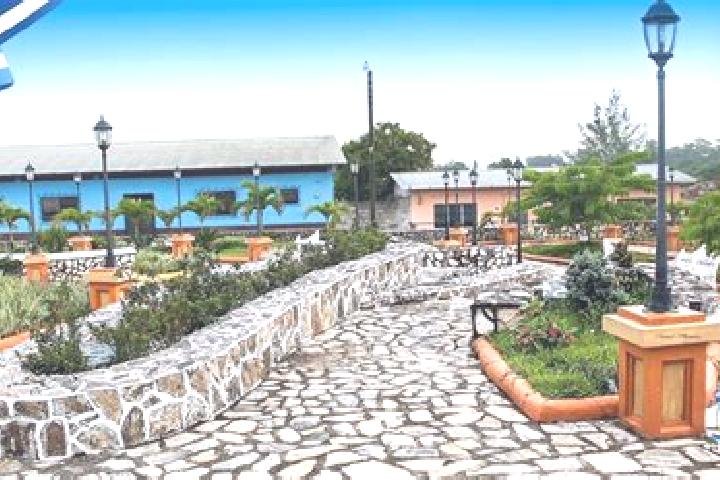 Ellie, 38 — Escort in La Jigua, Honduras