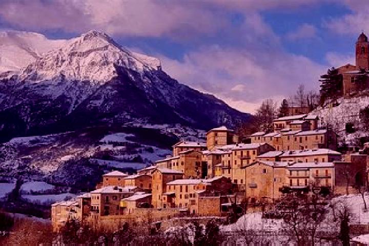 Ellie, 38 — Escort in Montefortino, Italy