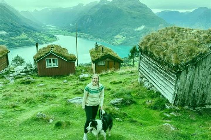 Ellie, 38 — Escort in Raudeberg, Norway