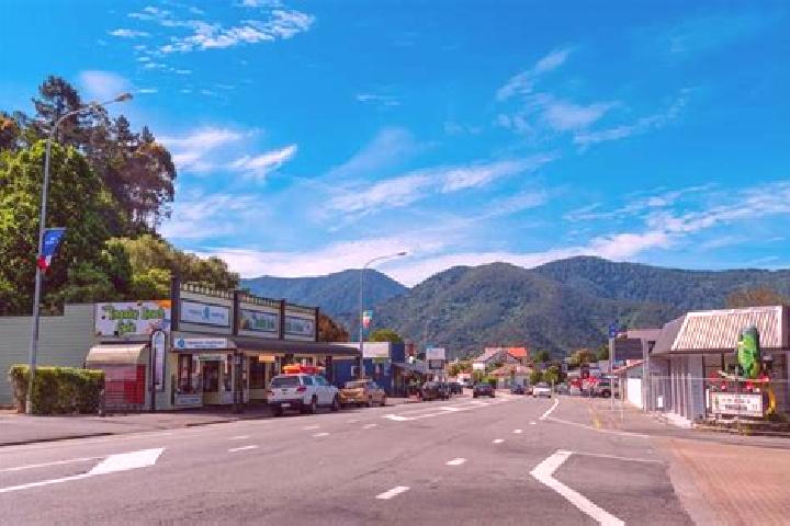 Ellie, 38 — Escort in Shiel Hill, New Zealand
