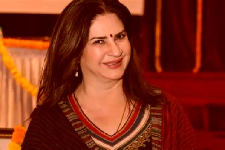 Ellie, 38 — Escort in Tarn Taran, India