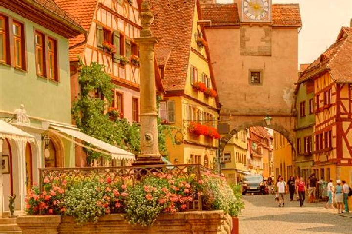 Ellie, 38 — Escort in Tuttlingen, Germany
