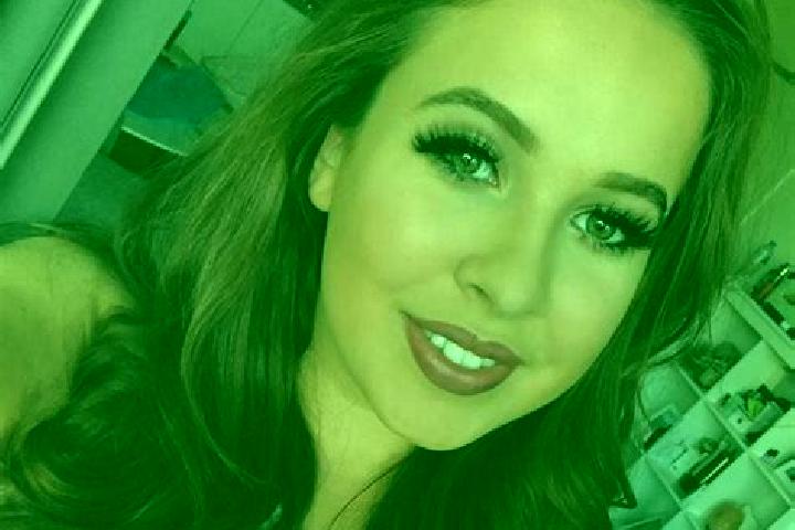 Ellie, 39, a brunette dark-eyed european companion based in Dollar Bay. Offering Dinner Date, CIM, Erotic Massage. Available for incall and outcall, day and ...