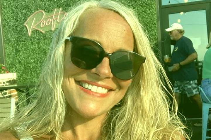 Ellie, 39 — Escort in Berlin Heights, United States
