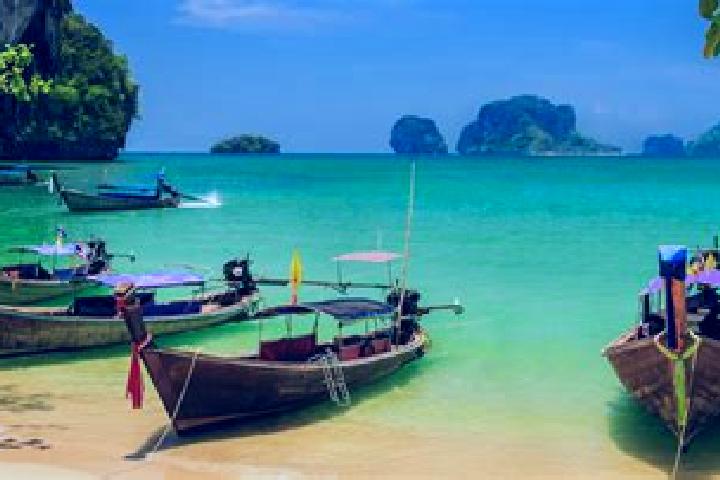Ellie, 39 — Escort in Pante Malakar, Thailand
