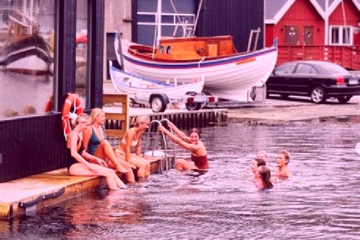 Ellie, 39 — Escort in Runavik, Faroe Islands